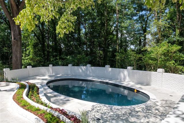 8965 River Run, Sandy Springs, GA 30350