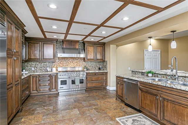 1956 Cambridge Way, Santa Maria, CA 93454