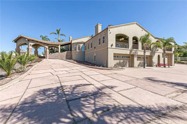 1956 Cambridge Way, Santa Maria, CA 93454