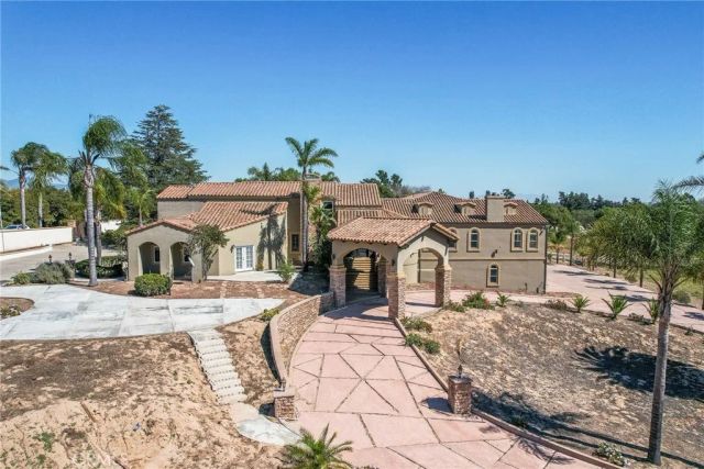 1956 Cambridge Way, Santa Maria, CA 93454