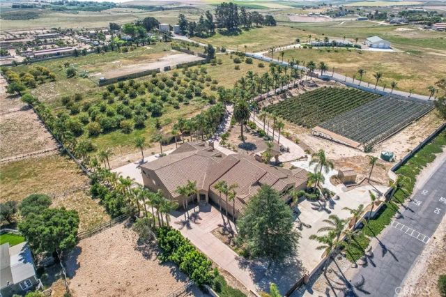 1956 Cambridge Way, Santa Maria, CA 93454