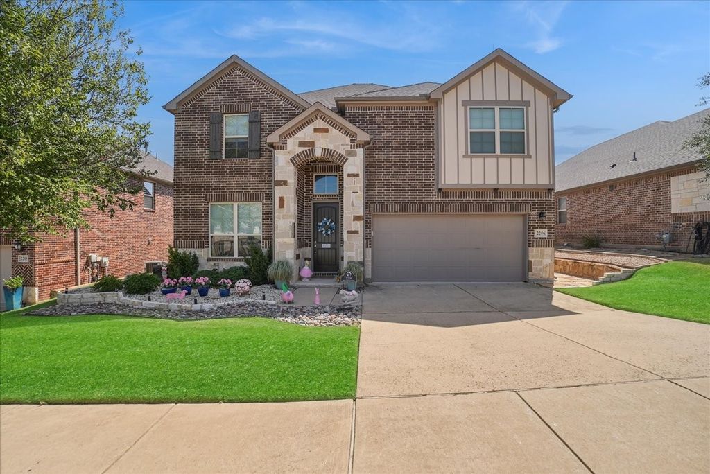 2206 Wellington Lane, Corinth, TX 76210 — exterior