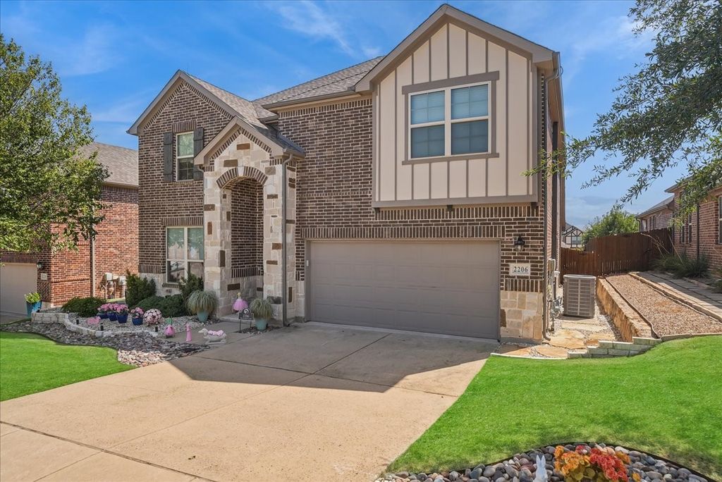 2206 Wellington Lane, Corinth, TX 76210 — photo 2