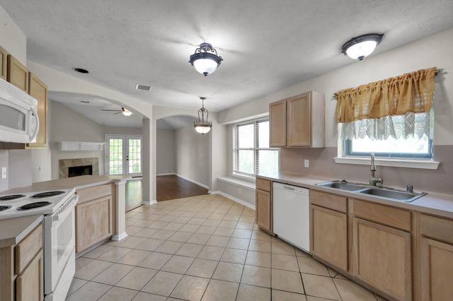 319 Cape Conroe Drive, Montgomery, TX 77356