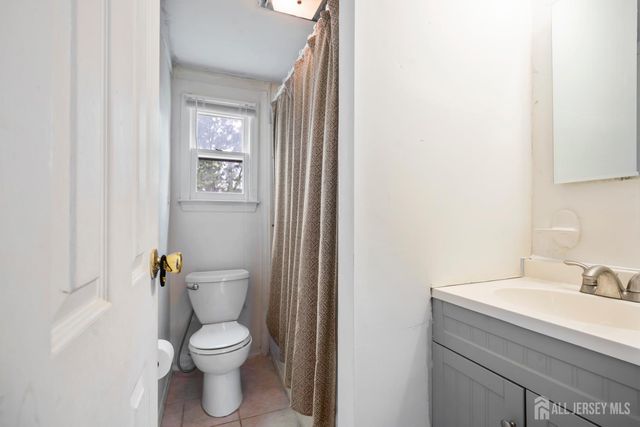 70 Merrill Avenue, East Brunswick, NJ 08816
