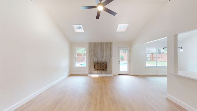 510 Evans Drive, Euless, TX 76040