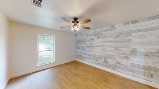 510 Evans Drive, Euless, TX 76040