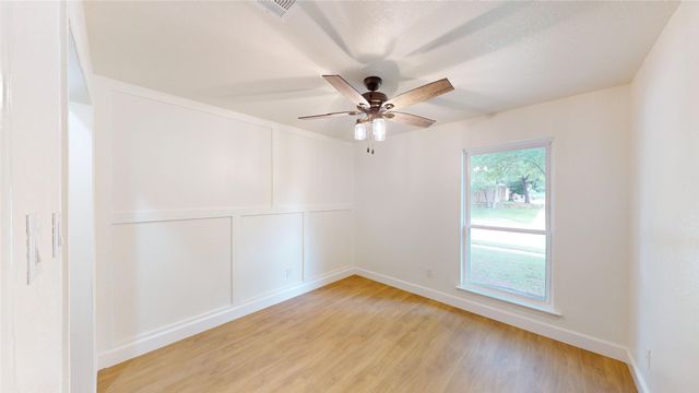 510 Evans Drive, Euless, TX 76040