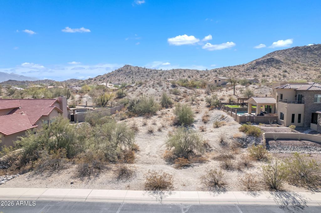 Image 10 of property listing at 18323 W SANTA IRENE Drive 19, Goodyear, AZ 85338