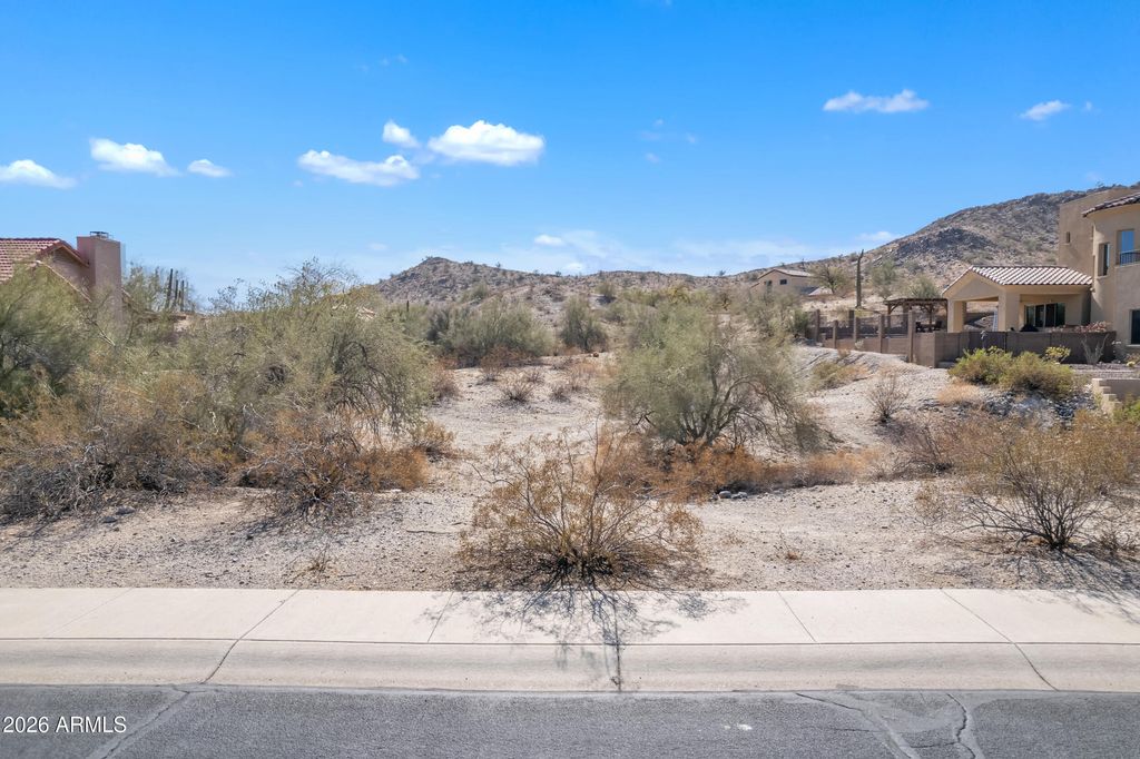 Image 16 of property listing at 18323 W SANTA IRENE Drive 19, Goodyear, AZ 85338