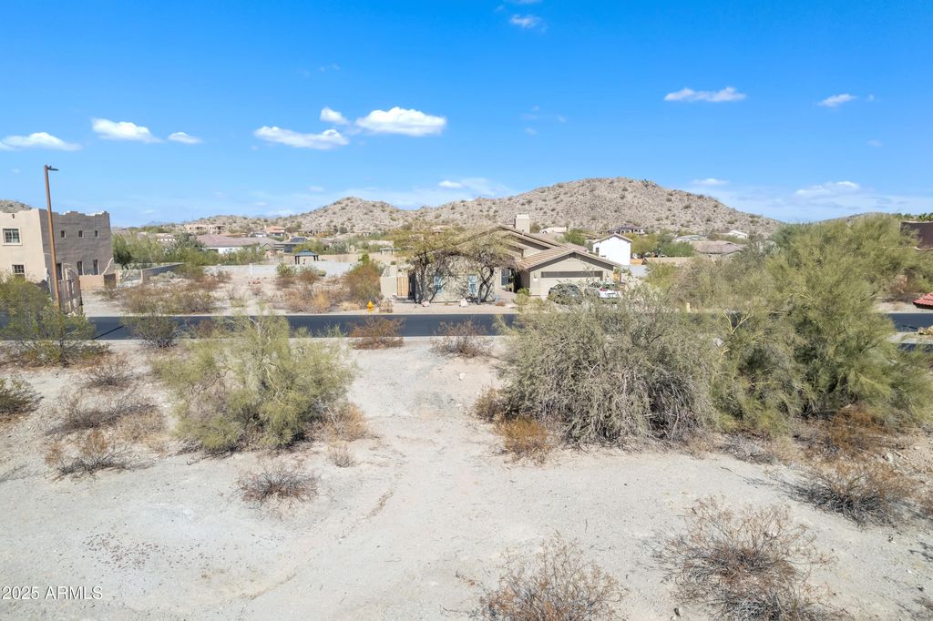 Image 24 of property listing at 18323 W SANTA IRENE Drive 19, Goodyear, AZ 85338
