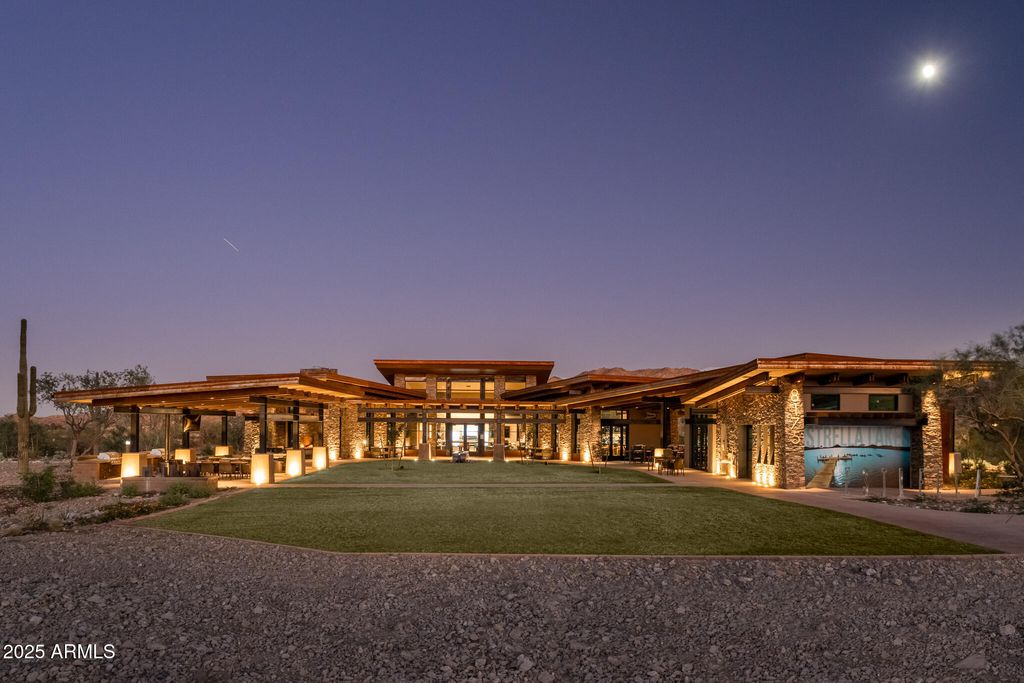 Image 37 of property listing at 18323 W SANTA IRENE Drive 19, Goodyear, AZ 85338