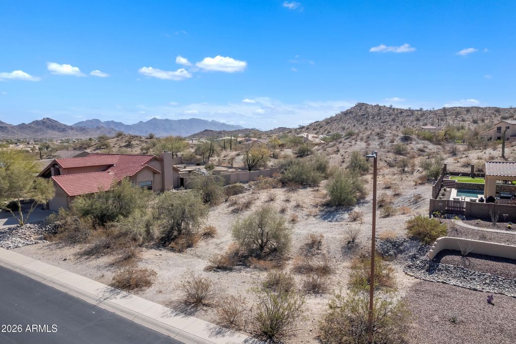 Image 9 of property listing at 18323 W SANTA IRENE Drive 19, Goodyear, AZ 85338