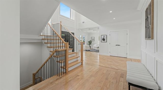 1025 Mirabelle Avenue, Westbury, NY 11590