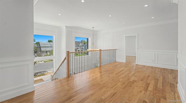 1025 Mirabelle Avenue, Westbury, NY 11590