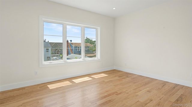 1025 Mirabelle Avenue, Westbury, NY 11590