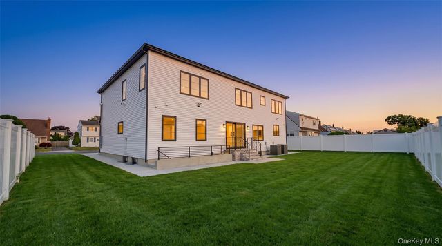 1025 Mirabelle Avenue, Westbury, NY 11590