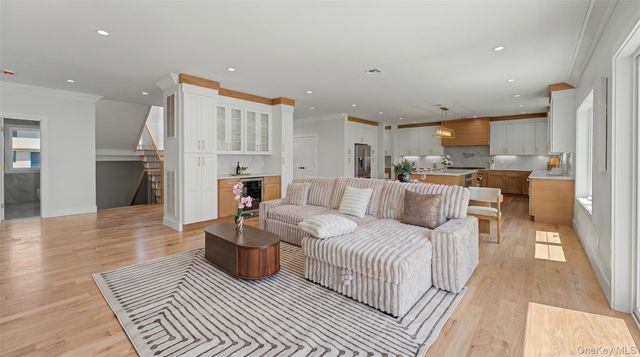 1025 Mirabelle Avenue, Westbury, NY 11590