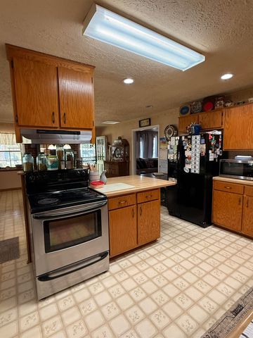 2857 HWY 64 HWY, Oakland, TN 38028