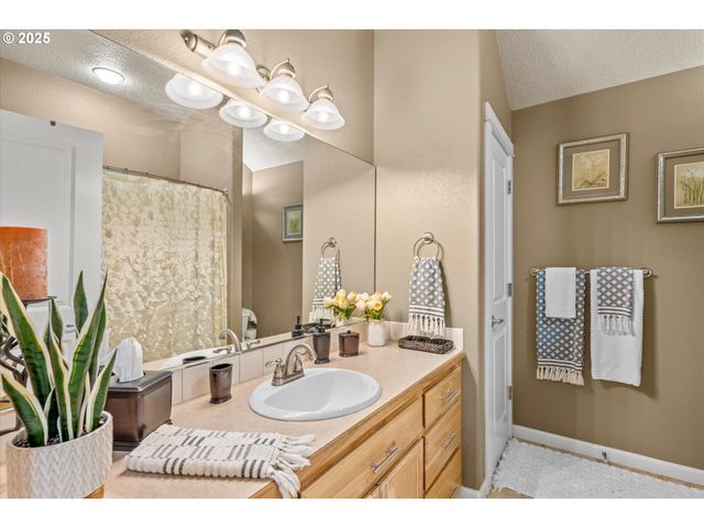 3806 Ne 206TH Ave, Fairview, OR 97024