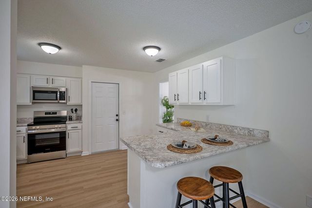 8456 BOYSENBERRY Lane W, Jacksonville, FL 32244