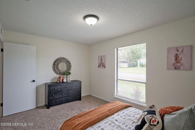 8456 BOYSENBERRY Lane W, Jacksonville, FL 32244