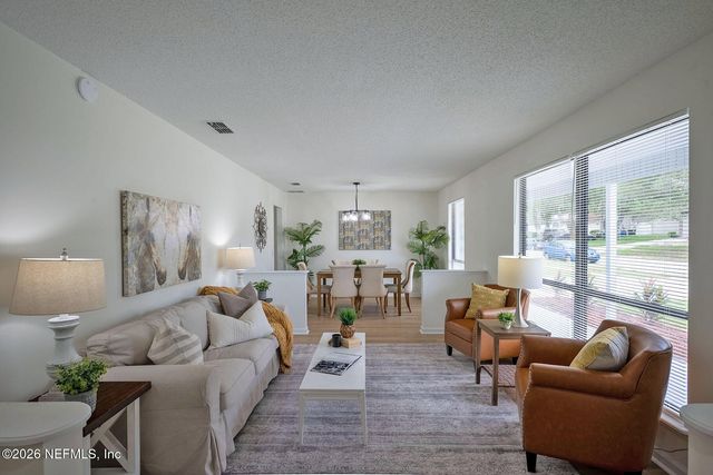 8456 BOYSENBERRY Lane W, Jacksonville, FL 32244