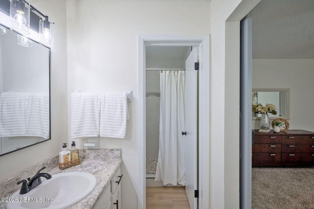 8456 BOYSENBERRY Lane W, Jacksonville, FL 32244
