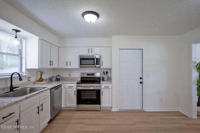 8456 BOYSENBERRY Lane W, Jacksonville, FL 32244