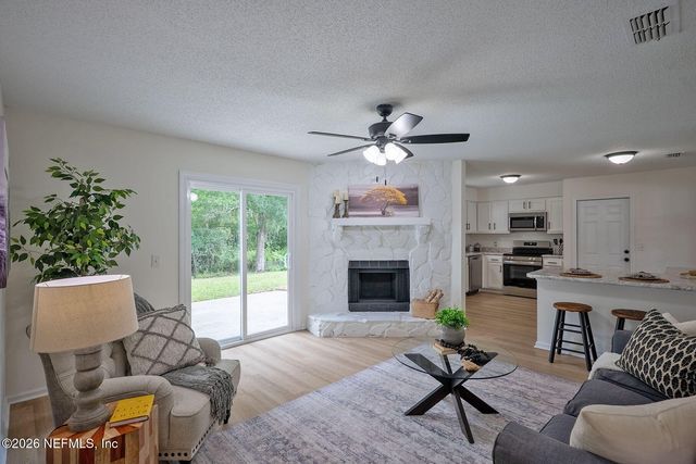 8456 BOYSENBERRY Lane W, Jacksonville, FL 32244