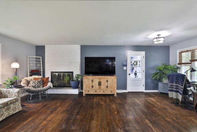 135 Crestview Drive, Delaware, OH 43015