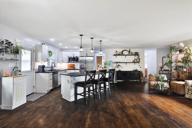 135 Crestview Drive, Delaware, OH 43015