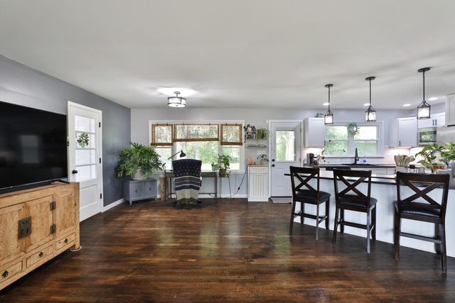 135 Crestview Drive, Delaware, OH 43015