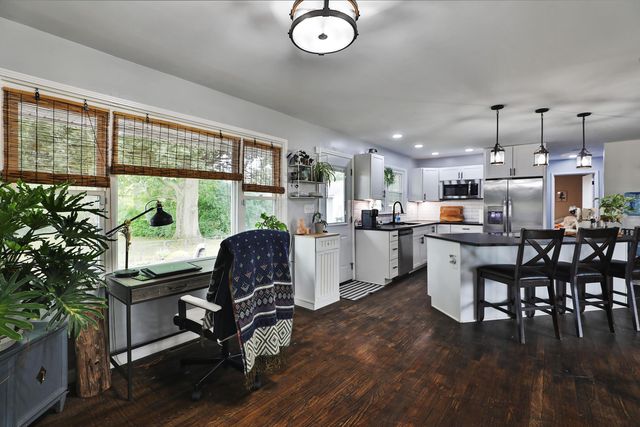 135 Crestview Drive, Delaware, OH 43015