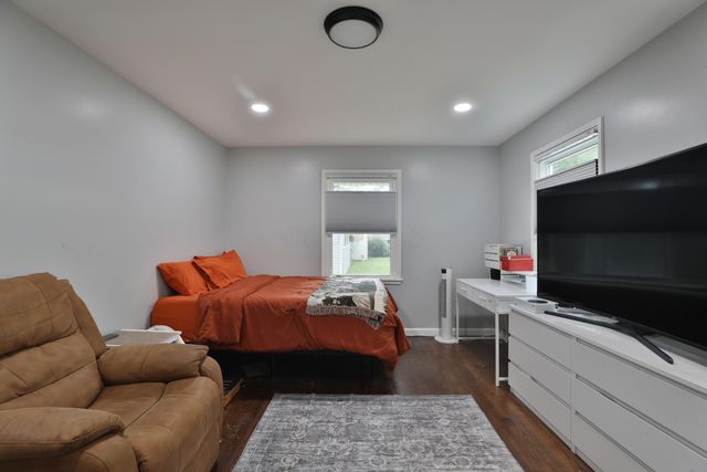 135 Crestview Drive, Delaware, OH 43015