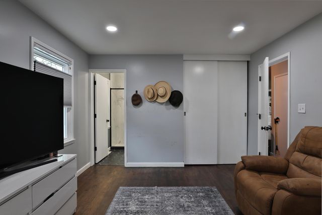 135 Crestview Drive, Delaware, OH 43015