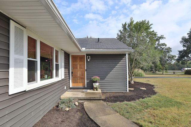 135 Crestview Drive, Delaware, OH 43015