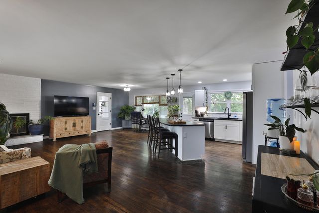 135 Crestview Drive, Delaware, OH 43015