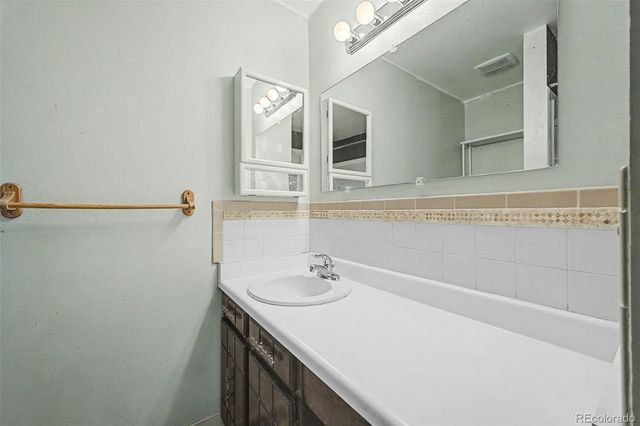 7957 Chase Circle 190, Arvada, CO 80003