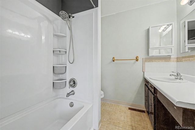 7957 Chase Circle 190, Arvada, CO 80003