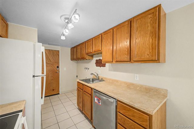 7957 Chase Circle 190, Arvada, CO 80003