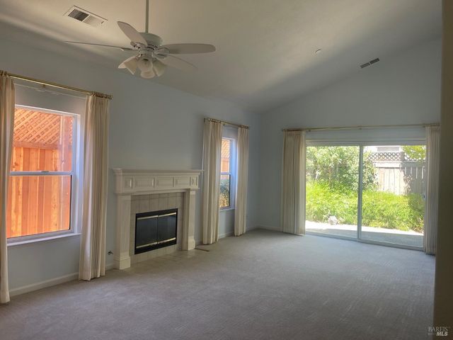 849 Patti Page Ct, Windsor, CA 95492