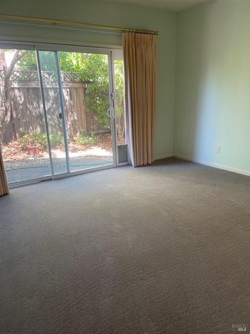 849 Patti Page Ct, Windsor, CA 95492