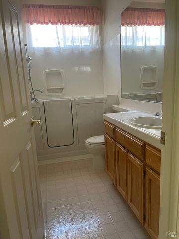 849 Patti Page Ct, Windsor, CA 95492