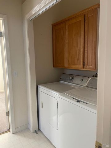 849 Patti Page Ct, Windsor, CA 95492