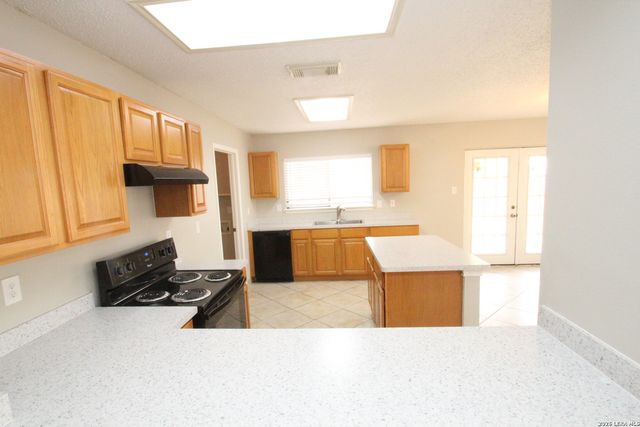 7807 Pecan Heights, San Antonio, TX 78244