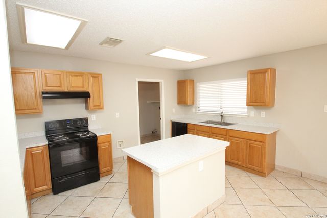 7807 Pecan Heights, San Antonio, TX 78244