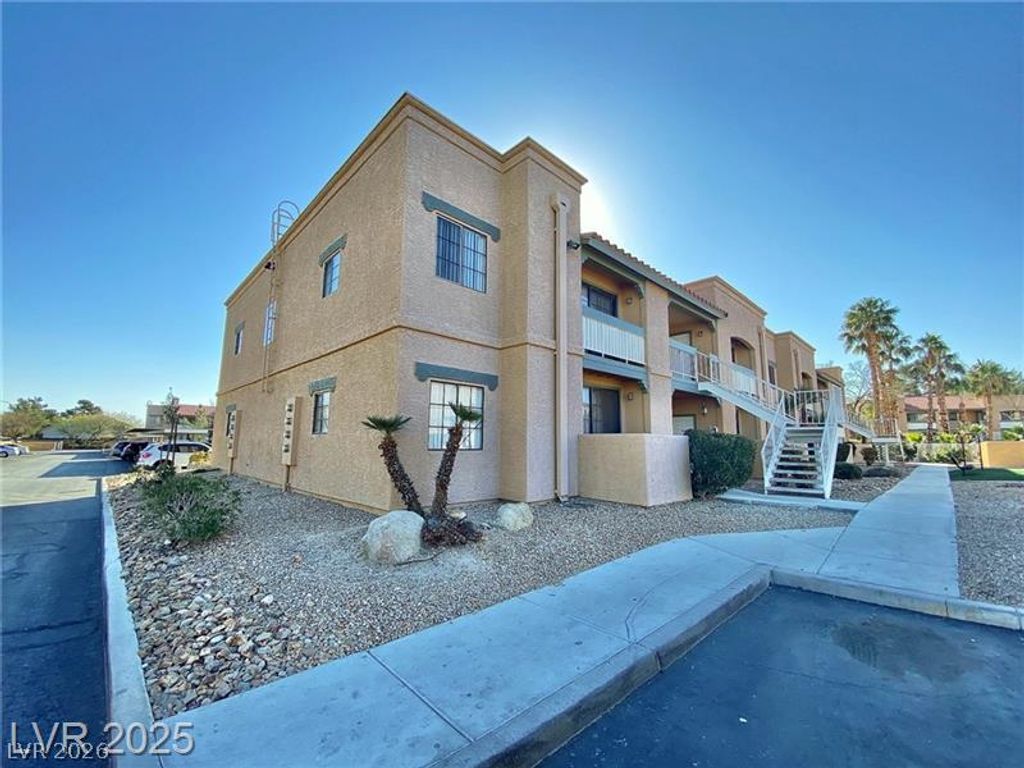 5154 South Jones Boulevard 202, Las Vegas, NV 89118