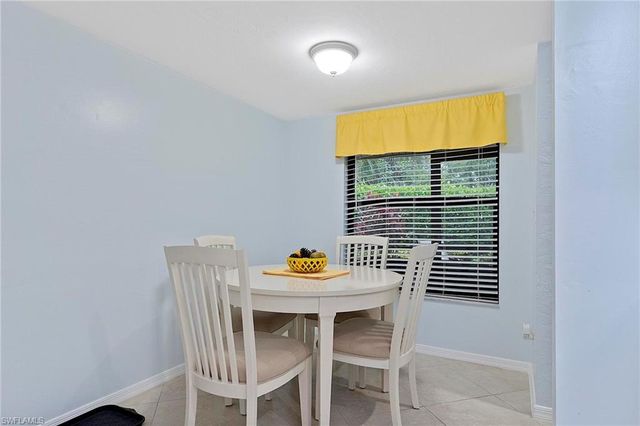 101 Fox Glen DR 6-4, Naples, FL 34104