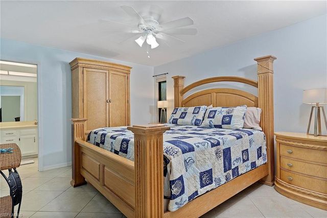 101 Fox Glen DR 6-4, Naples, FL 34104